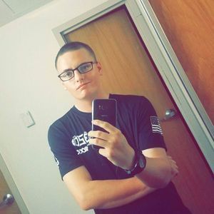 Meet your Posher, Levi